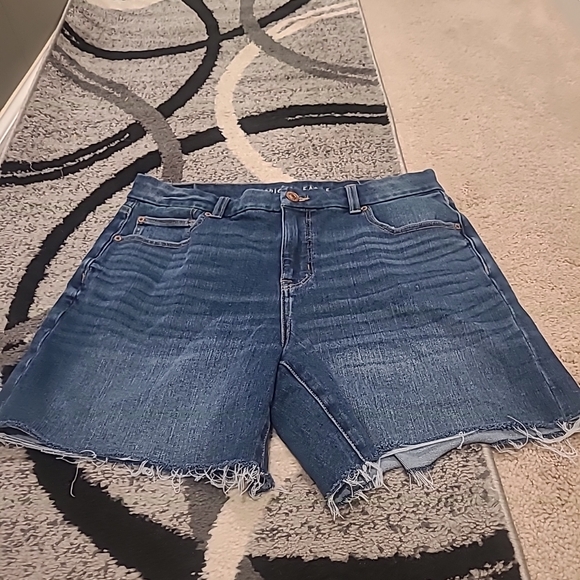 American Eagle Womens 14 Blue Denim The Dream Short Curvy Midi Distressed - Picture 2 of 12